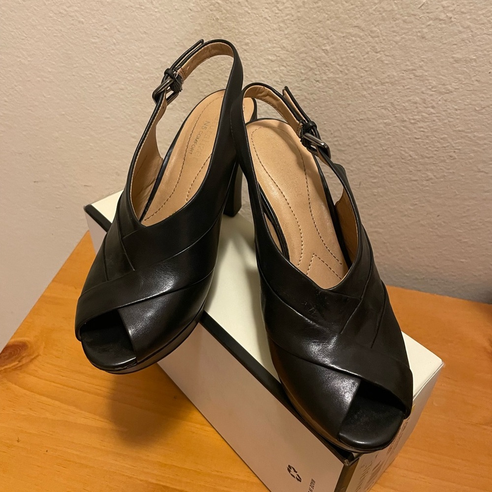 Naturalizer comfy black heels size 6